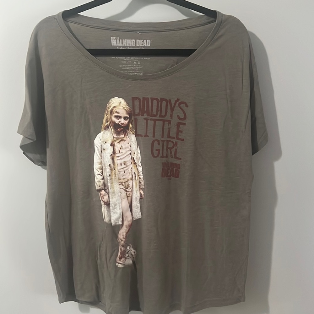 Super soft Walking Dead Shirt.